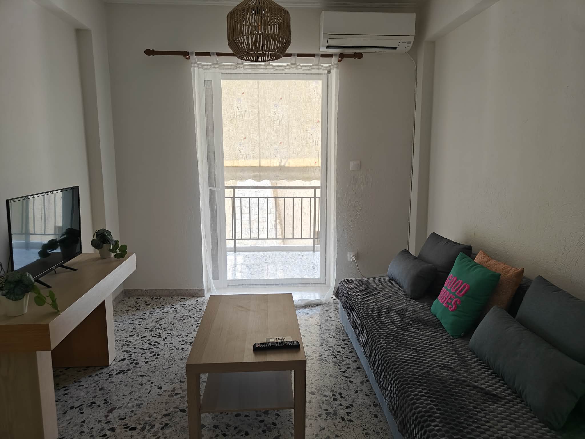 Cozy Seaside Apartment photo 2