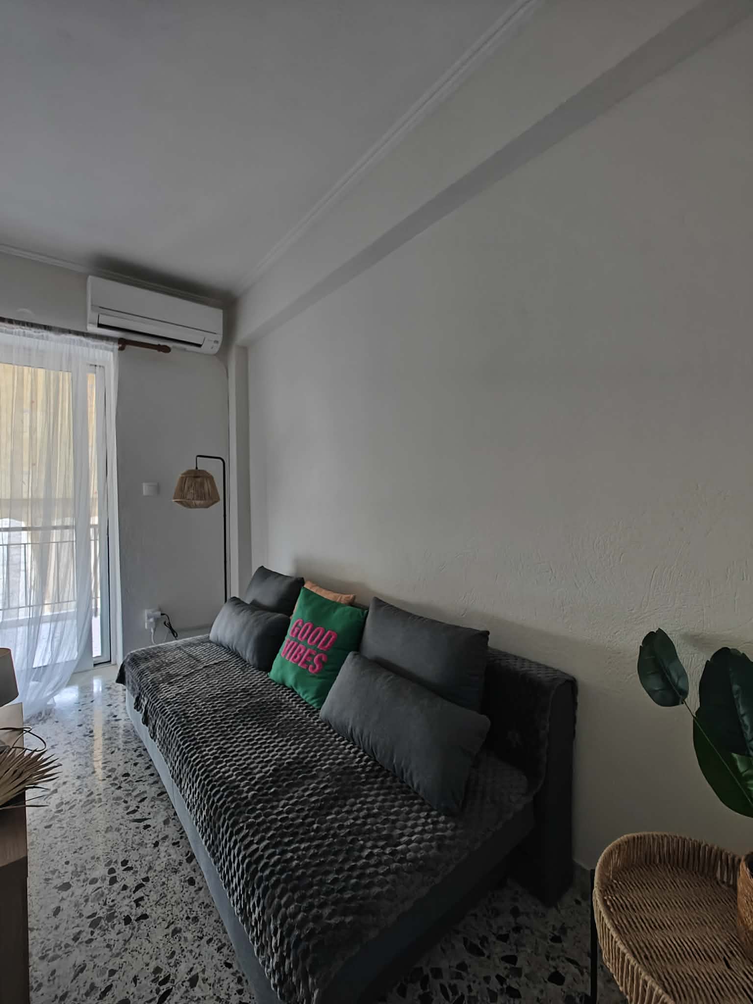 Cozy Seaside Apartment photo 7