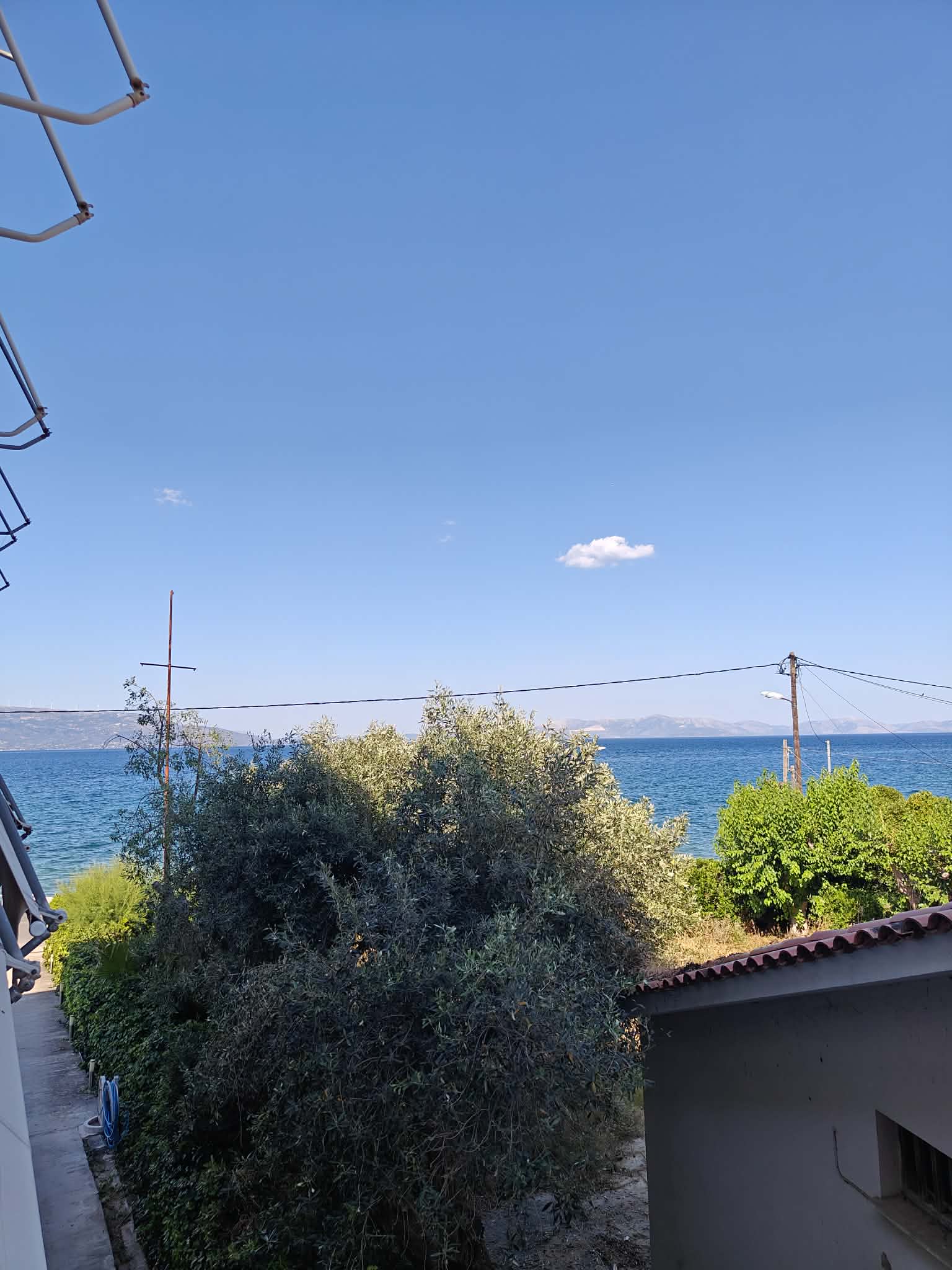 Cozy Seaside Apartment photo 12