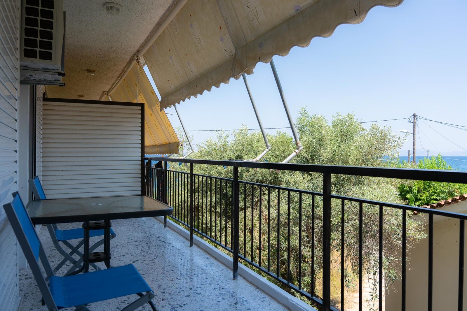 Cozy Seaside Apartment photo 11