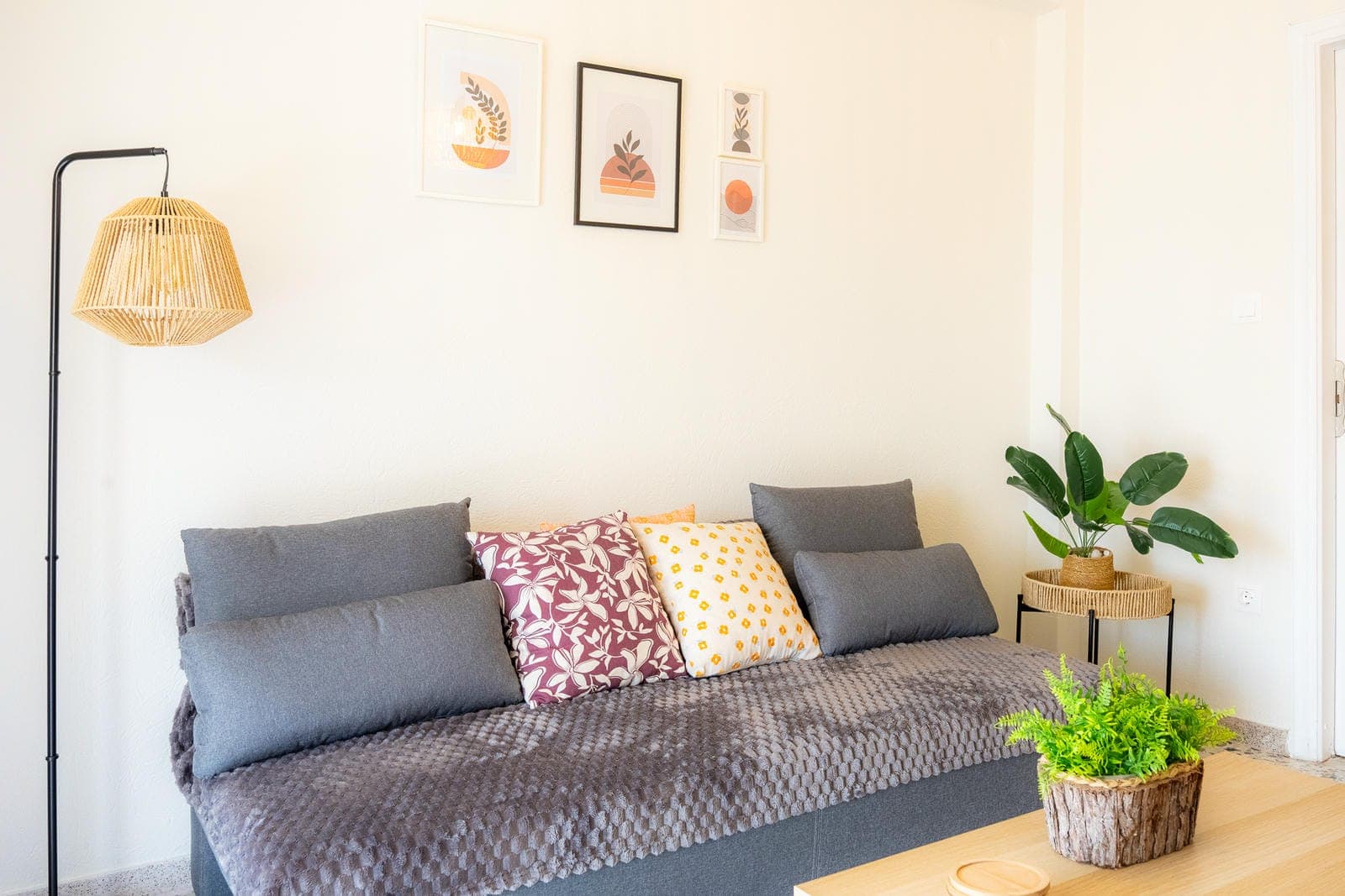 Cozy Seaside Apartment photo 4